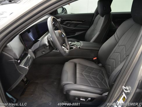 Used 2024 BMW 530i w/ M Sport Package RWD image 13