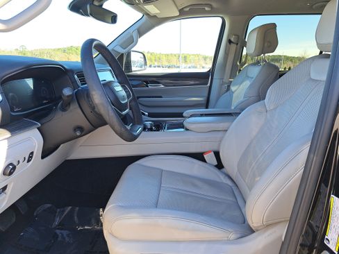 Used 2022 Jeep Wagoneer Series II image 16