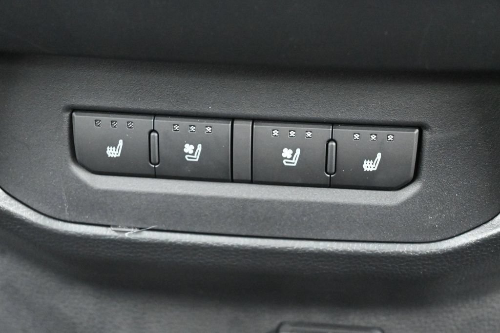Used 2024 Toyota Tundra Platinum AWD/4WD image 33