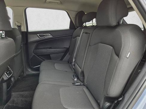 Used 2025 Kia Sportage LX FWD image 18