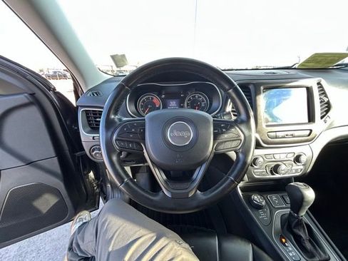 Used 2020 Jeep Cherokee Trailhawk w/ Cold Weather Group image 13