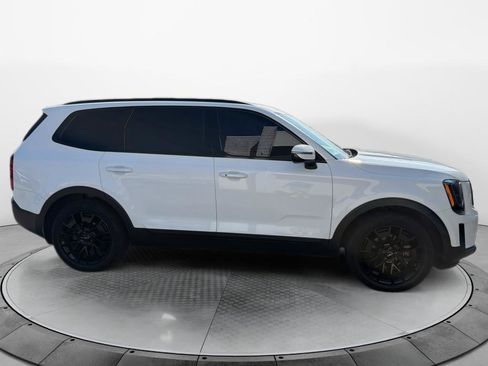 Used 2022 Kia Telluride SX w/ Nightfall Edition Package AWD/4WD image 3