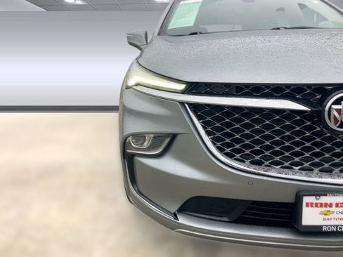 Used 2023 Buick Enclave Avenir image 22