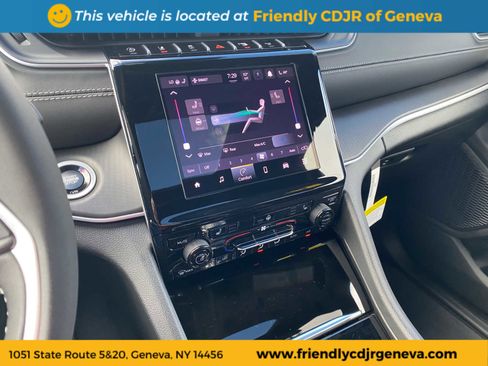 New 2025 Jeep Grand Cherokee Laredo X w/ Luxury Tech Group I image 16