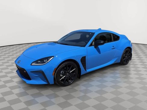 Used 2024 Toyota GR86 Premium RWD image 3