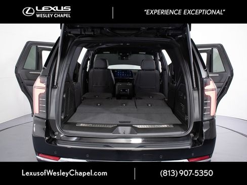 Used 2025 Chevrolet Tahoe Premier RWD image 12