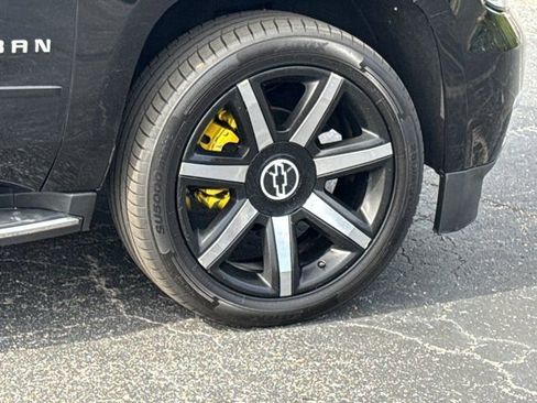 Used 2019 Chevrolet Suburban Premier RWD image 5