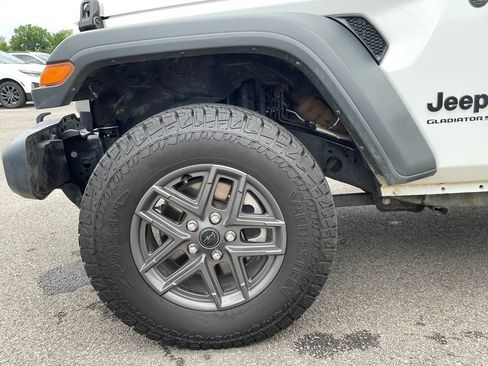Used 2025 Jeep Gladiator Sport AWD/4WD image 30