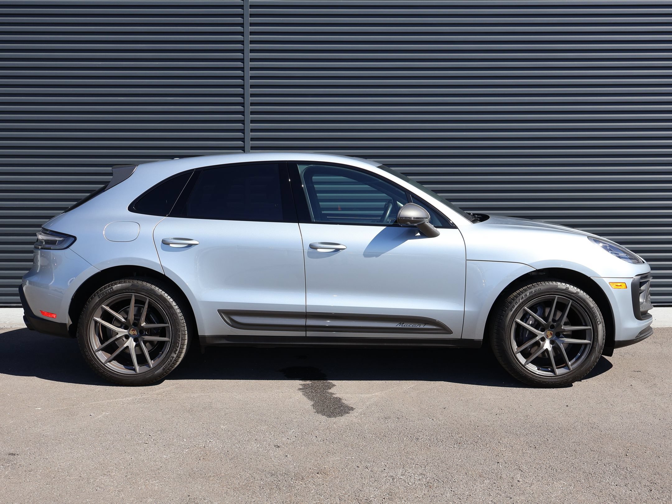 Used 2024 Porsche Macan Turbo AWD/4WD image 10