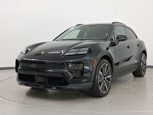 Used 2025 Porsche Macan Electric RWD image 1