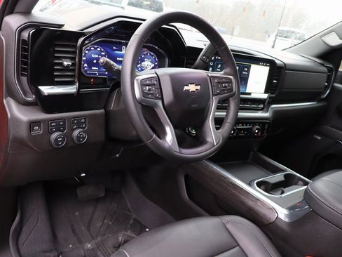Used 2024 Chevrolet Silverado 2500 LTZ w/ LTZ Convenience Package image 4