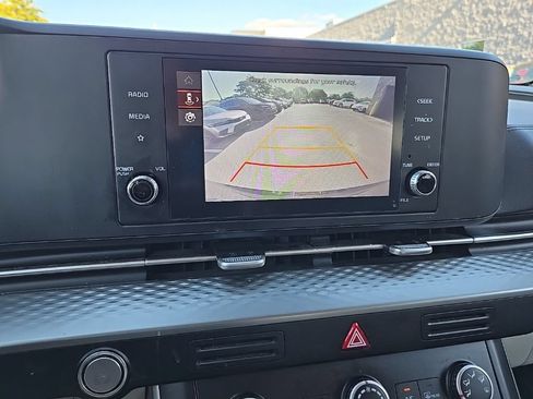 Certified 2023 Kia Carnival LX FWD image 22
