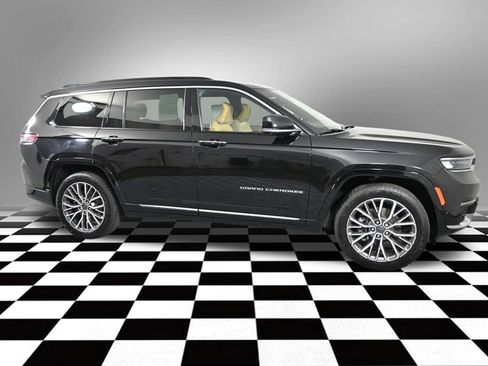Used 2024 Jeep Grand Cherokee L Summit AWD/4WD image 10