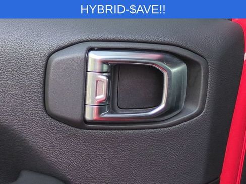 Used 2025 Jeep Wrangler Unlimited Sahara AWD/4WD image 26