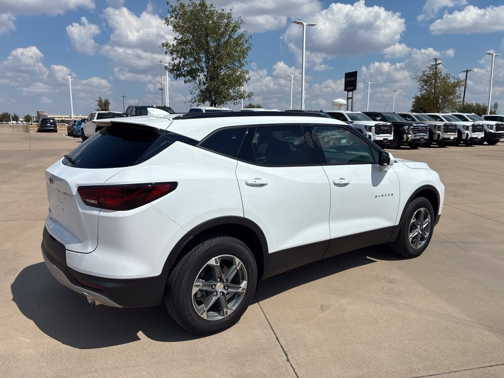 Used 2024 Chevrolet Blazer LT w/ Convenience Package FWD image 4