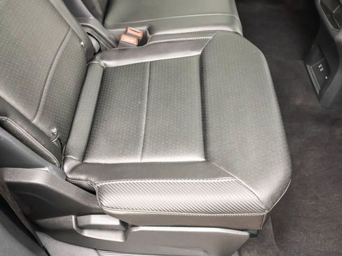 Used 2023 Volkswagen Atlas Cross Sport SE w/ Black Wheel Package image 34