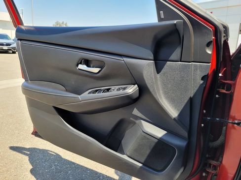 Used 2025 Nissan Sentra SV FWD image 30