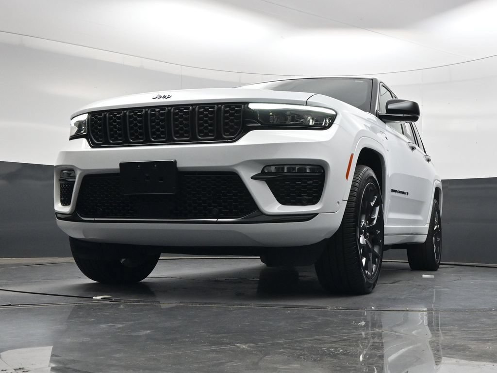 Used 2023 Jeep Grand Cherokee Summit AWD/4WD image 50