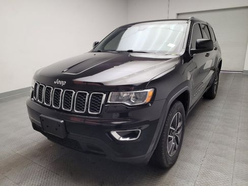Used 2019 Jeep Grand Cherokee Laredo w/ 18" Wheel & 8.4" Radio Group AWD/4WD image 15