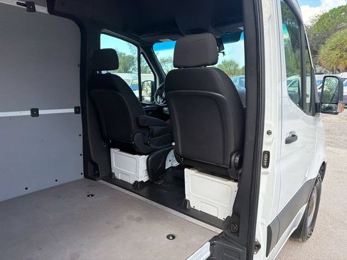 Used 2023 Mercedes-Benz Sprinter 2500 w/ Dashboard Charging Package image 14