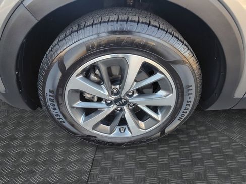 Used 2019 Kia Sorento EX image 22