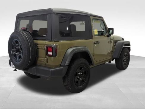 Used 2025 Jeep Wrangler Sport AWD/4WD image 14
