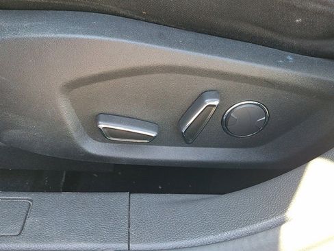 Used 2014 Ford Fusion SE FWD image 16