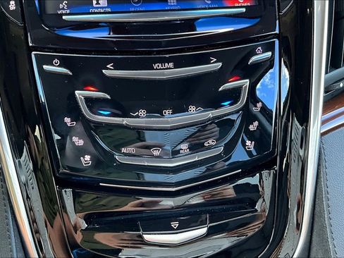 Used 2019 Cadillac Escalade ESV Luxury image 32