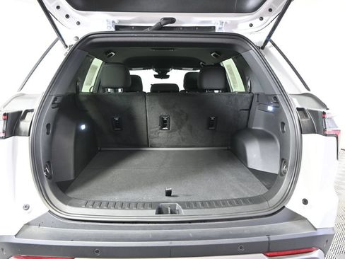 Used 2025 Chevrolet Equinox LT w/ Safety and Technology Package AWD/4WD image 16