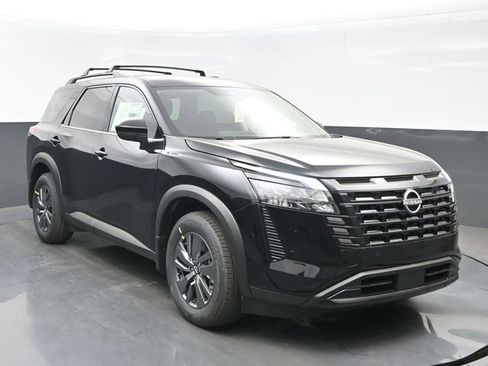 New 2026 Nissan Pathfinder SV w/ SV Premium Package FWD image 8