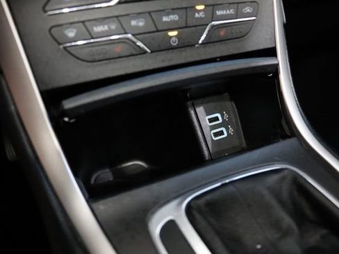 Used 2017 Ford Edge SEL w/ Equipment Group 201A AWD/4WD image 30