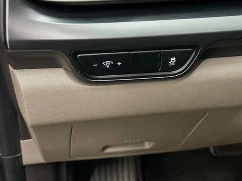 Used 2026 Kia Carnival FWD image 17