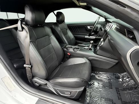 Used 2019 Ford Mustang Premium RWD image 26