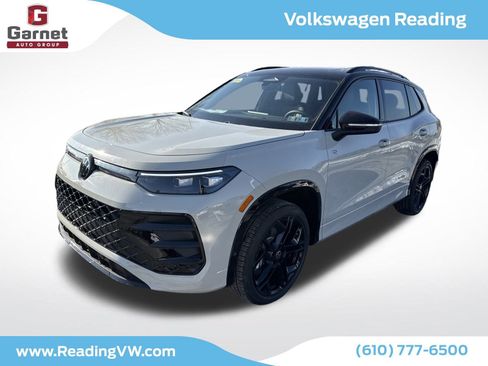 New 2026 Volkswagen Tiguan SE R-Line image 1