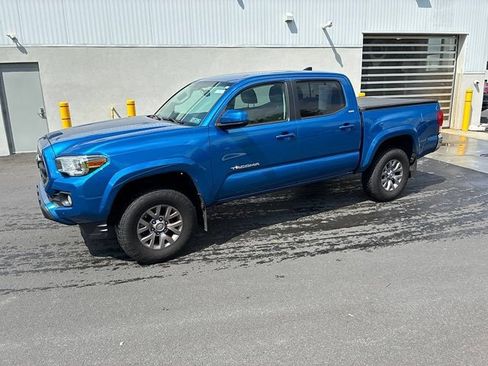 Used 2016 Toyota Tacoma SR5 w/ SR5 Appearance Package (SN) AWD/4WD image 17