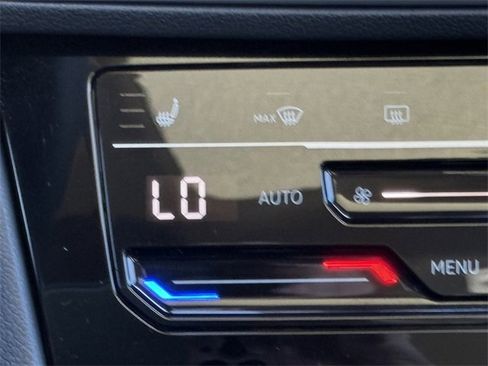 Certified 2025 Volkswagen Jetta SE image 19