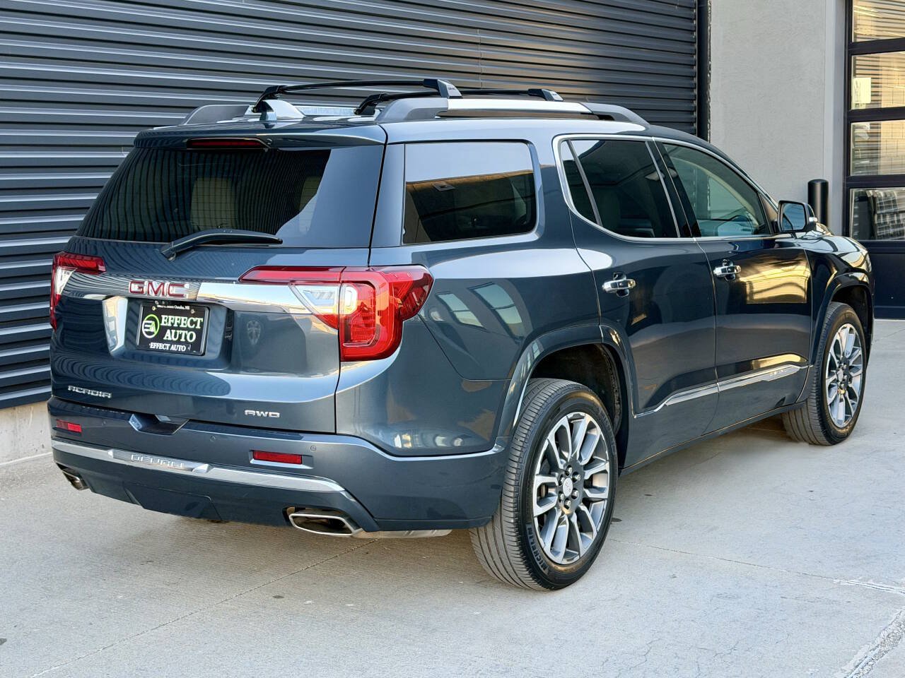 Used 2020 GMC Acadia Denali w/ Trailering Package AWD/4WD image 11