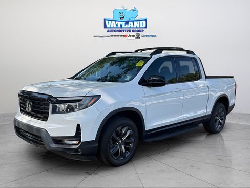 Used 2021 Honda Ridgeline Sport image 1