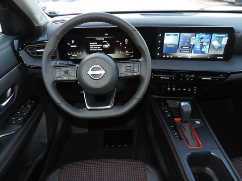 New 2026 Nissan Kicks SR image 18