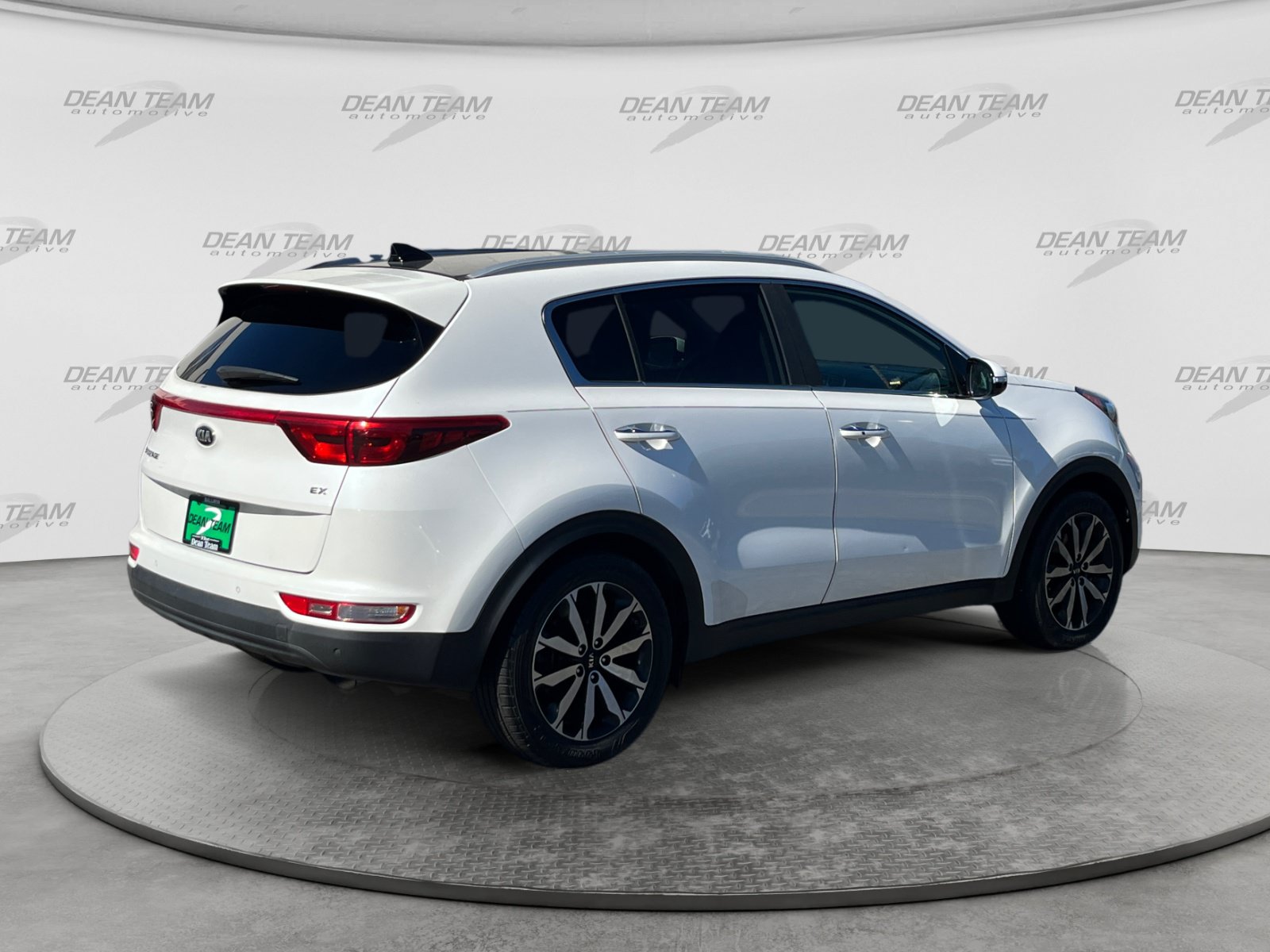 Used 2017 Kia Sportage EX w/ EX Technology Package FWD image 8