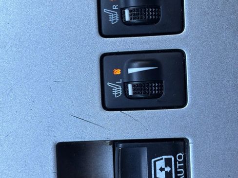 Used 2011 Toyota 4Runner Limited image 21