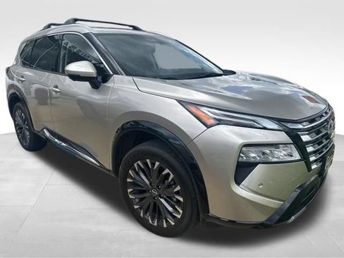 Used 2026 Nissan Rogue Platinum w/ Platinum Premium Package AWD/4WD image 4