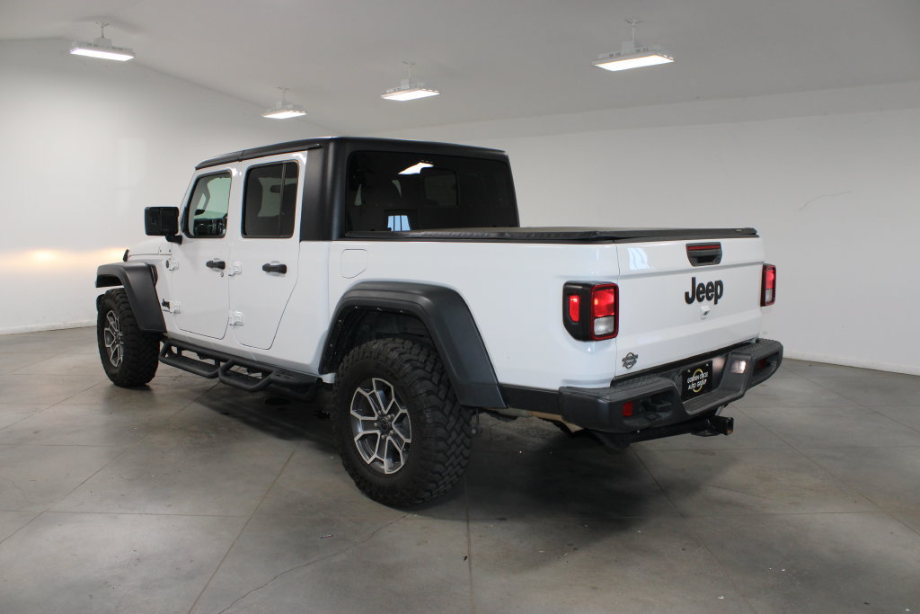 Used 2023 Jeep Gladiator Sport AWD/4WD image 7