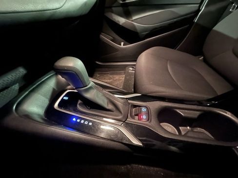 Used 2020 Toyota Corolla LE image 14