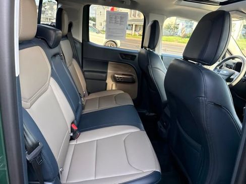 Used 2025 Ford Maverick Lariat w/ 4K Tow Package AWD/4WD image 38