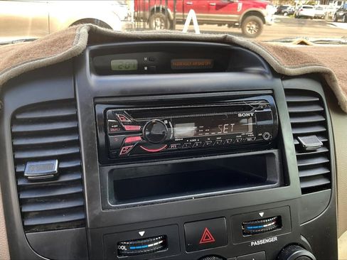 Used 2008 Kia Sedona LX image 14