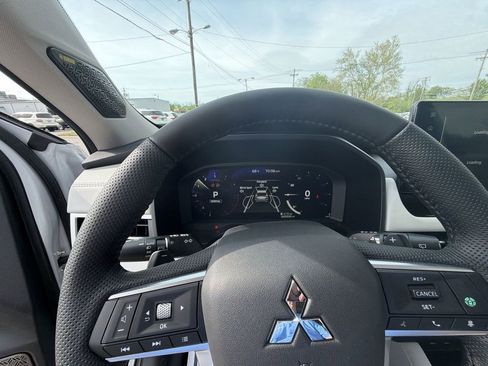 New 2026 Mitsubishi Outlander SE AWD/4WD image 15