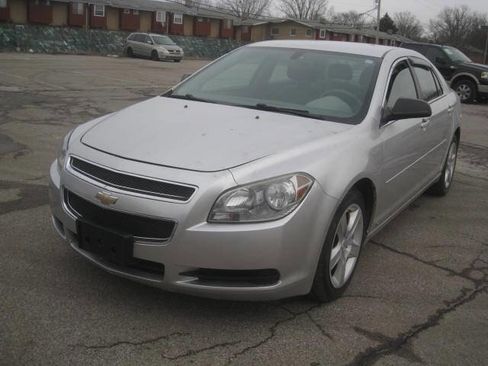 Used 2010 Chevrolet Malibu LS image 1