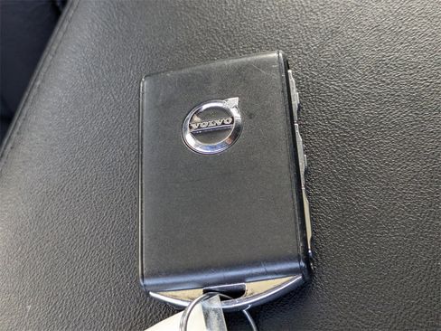 Used 2024 Volvo S60 B5 Plus image 40