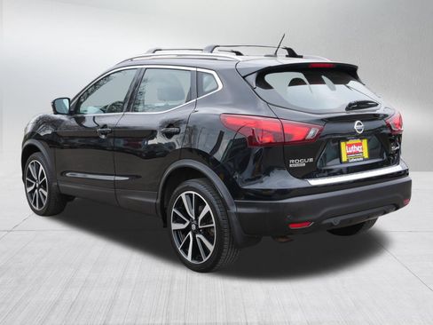 Used 2019 Nissan Rogue Sport SL AWD/4WD image 5